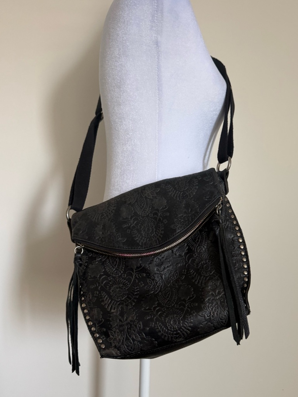 The Sak Black Silverlake Leather Crossbody bag